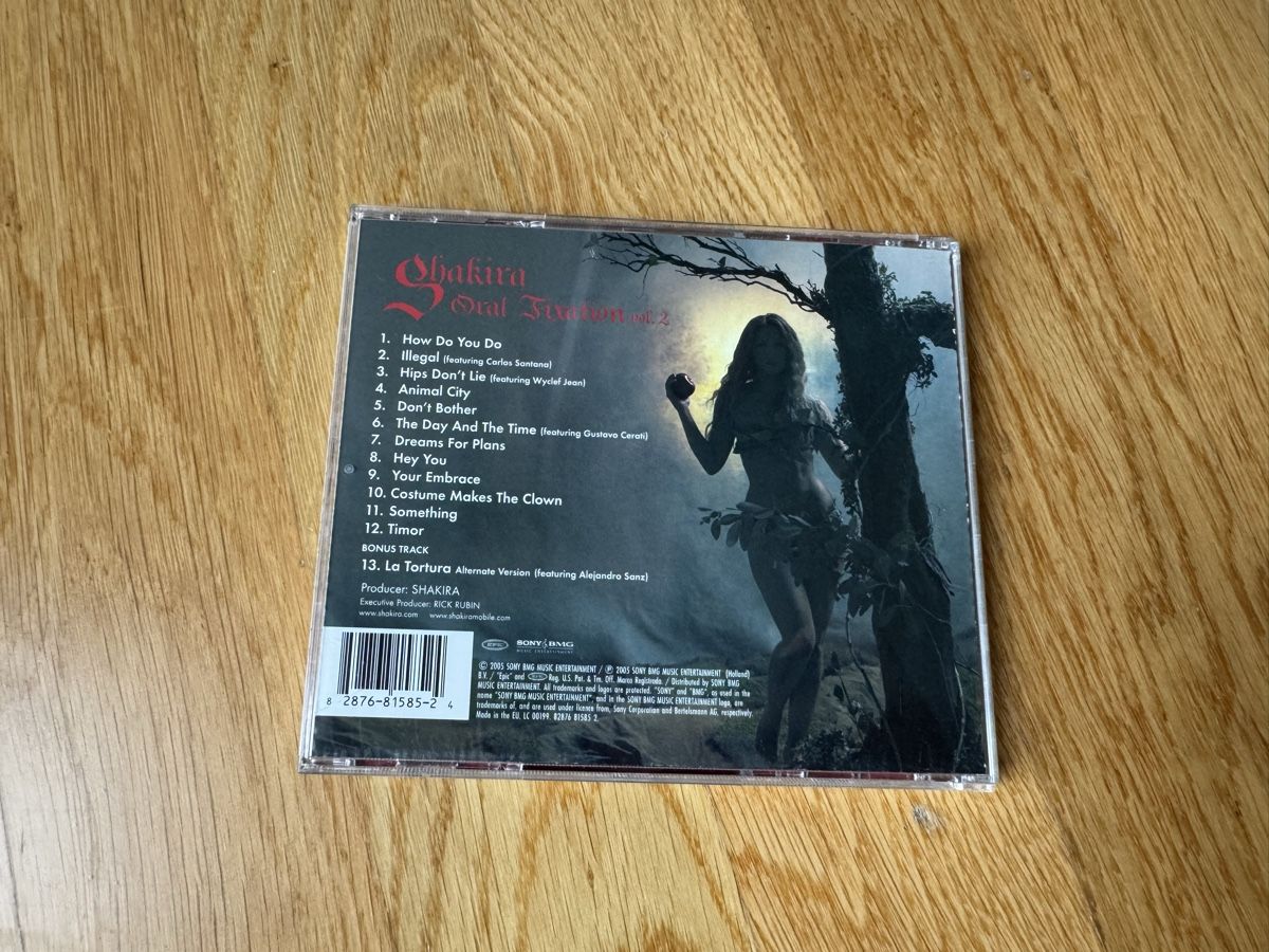 CD: Shakira Oral Fixation Vol. 2 CD  – Usato da Zürich venduto da wtpooh 1