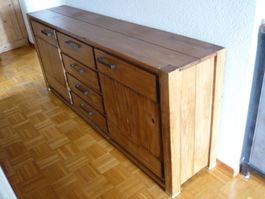 MEUBLE EN BOIS MASSIF