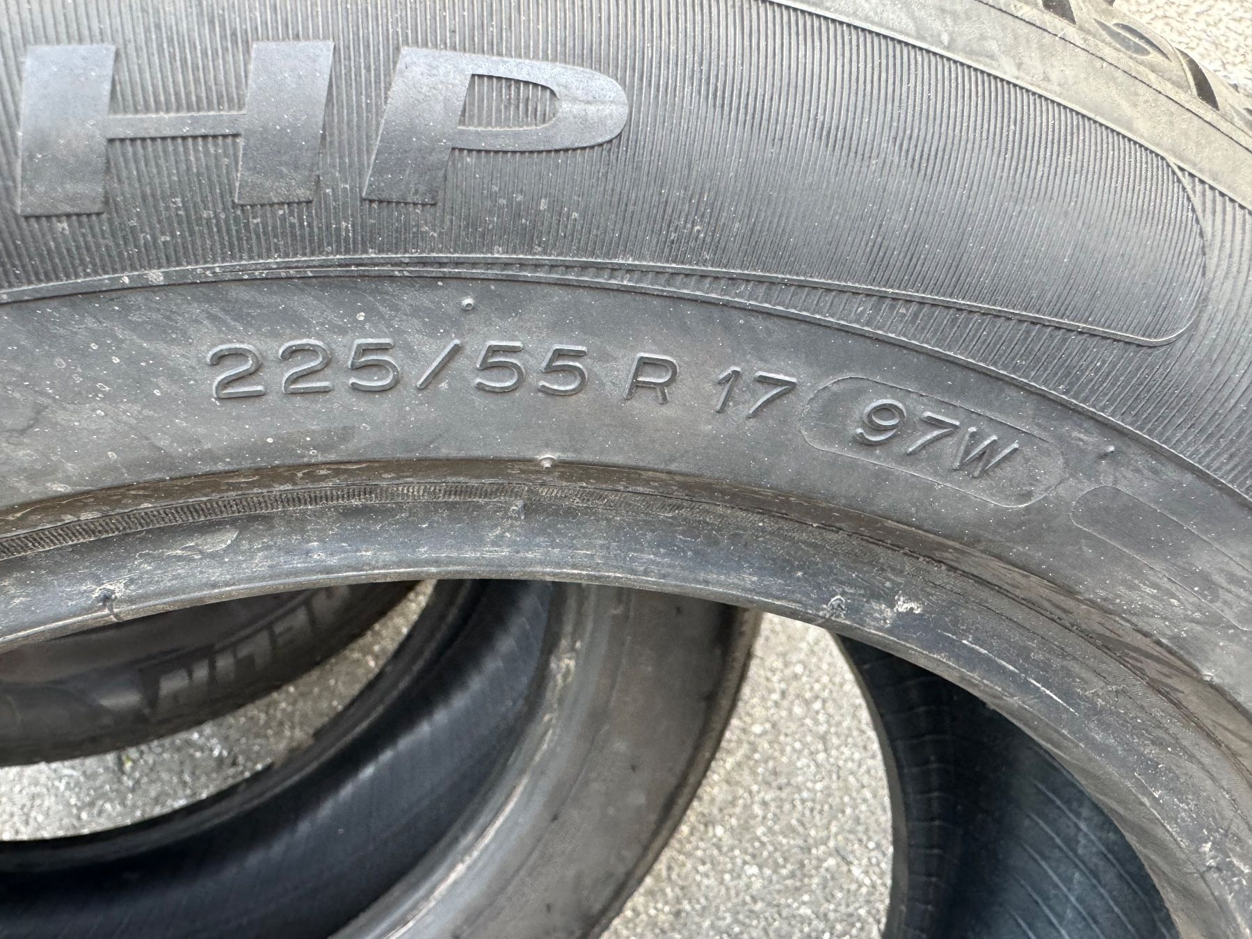 Pneumatici & Ruote complete: Reifen 17 zoll – Usato da Chur venduto da Rossboden-Garage 1