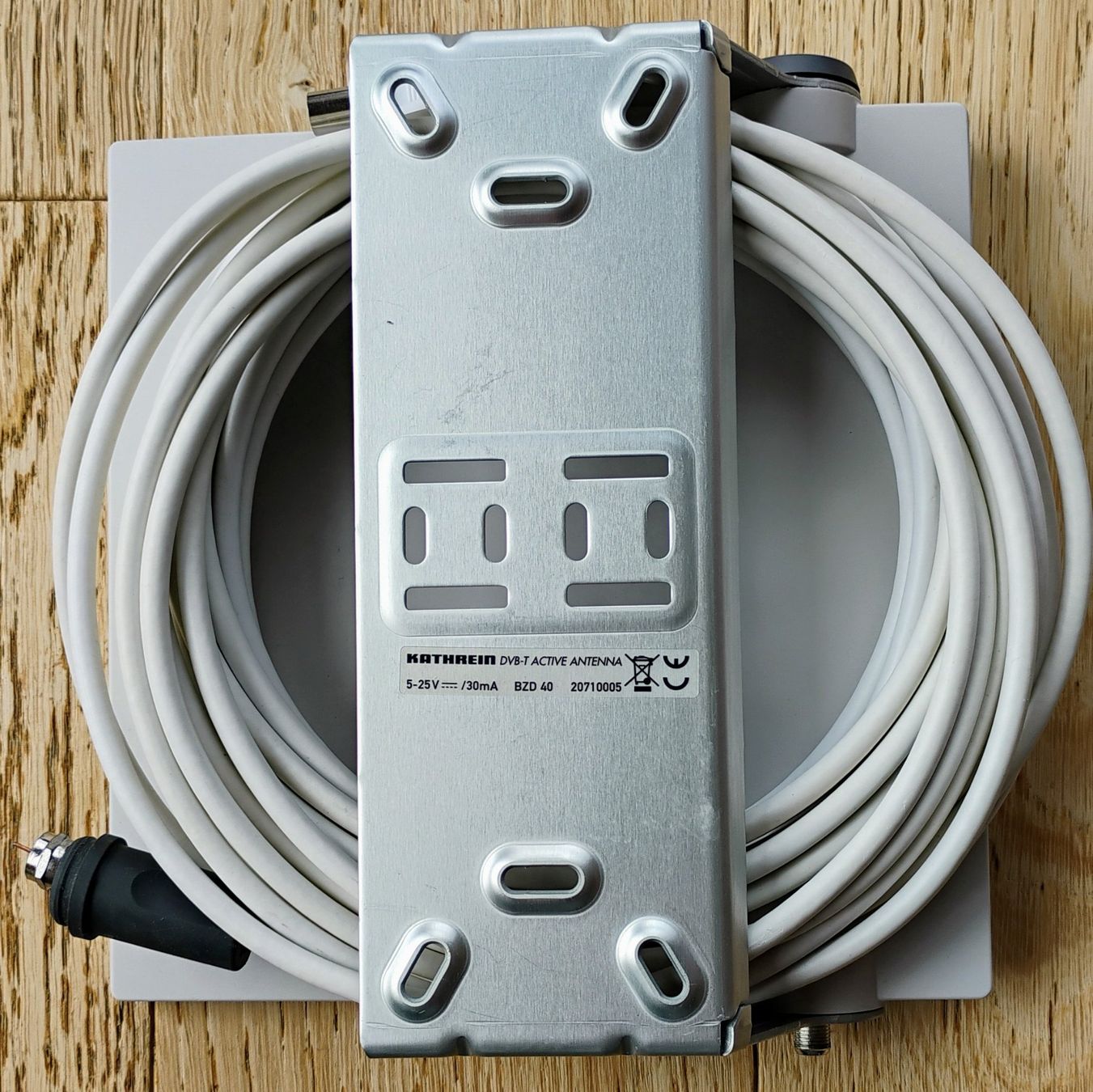 Radiocomunicazione: Antenna DVB-T Kathrein BZD 40 – Nuovo (secondo la descrizione) da Salgesch venduto da simplytreasured 2