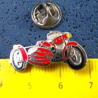GESPANN MIT SEITENWAGEN ROT PIN ENAMEL KLEI-FEIN SILBRIG