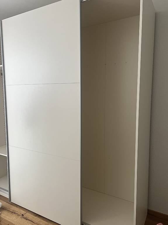Armadi: Kleiderschrank – Usato da  venduto da  2