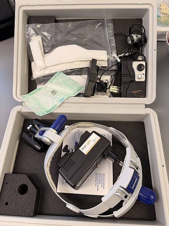 Altro per Ottica: ZEISS Kopfbandlupe 4.3x mit Licht – Usato da Oberdorf NW venduto da Melu3