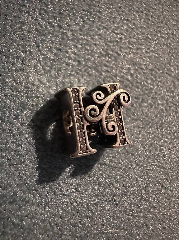 Pendentifs: Pandora Buchstabe H – D'occasion à Pratteln par lunamoon61