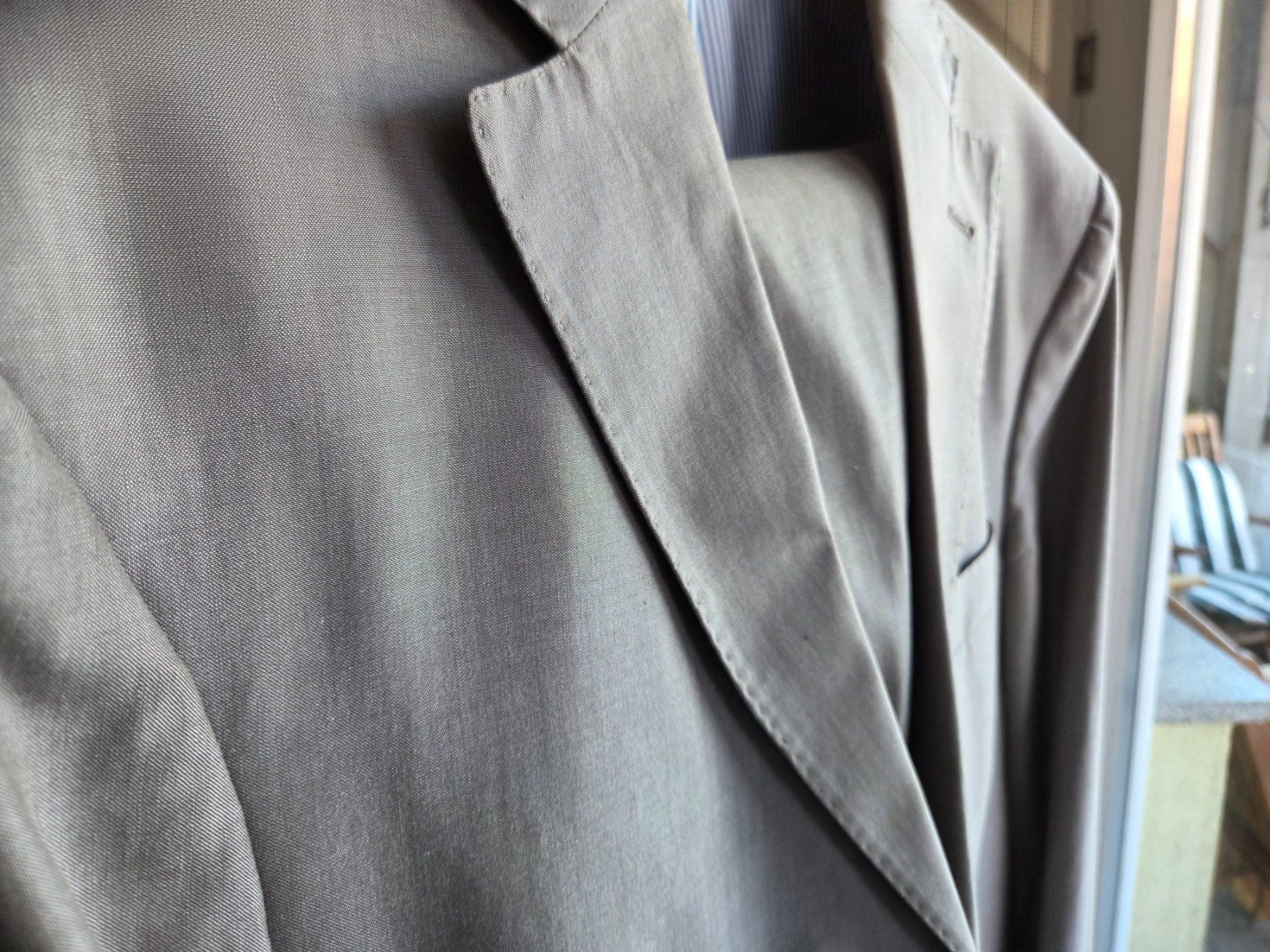 Costumes: 2 teilige Anzug Agnelo Nardelli Gr 52 – D'occasion à Basel par olivier84