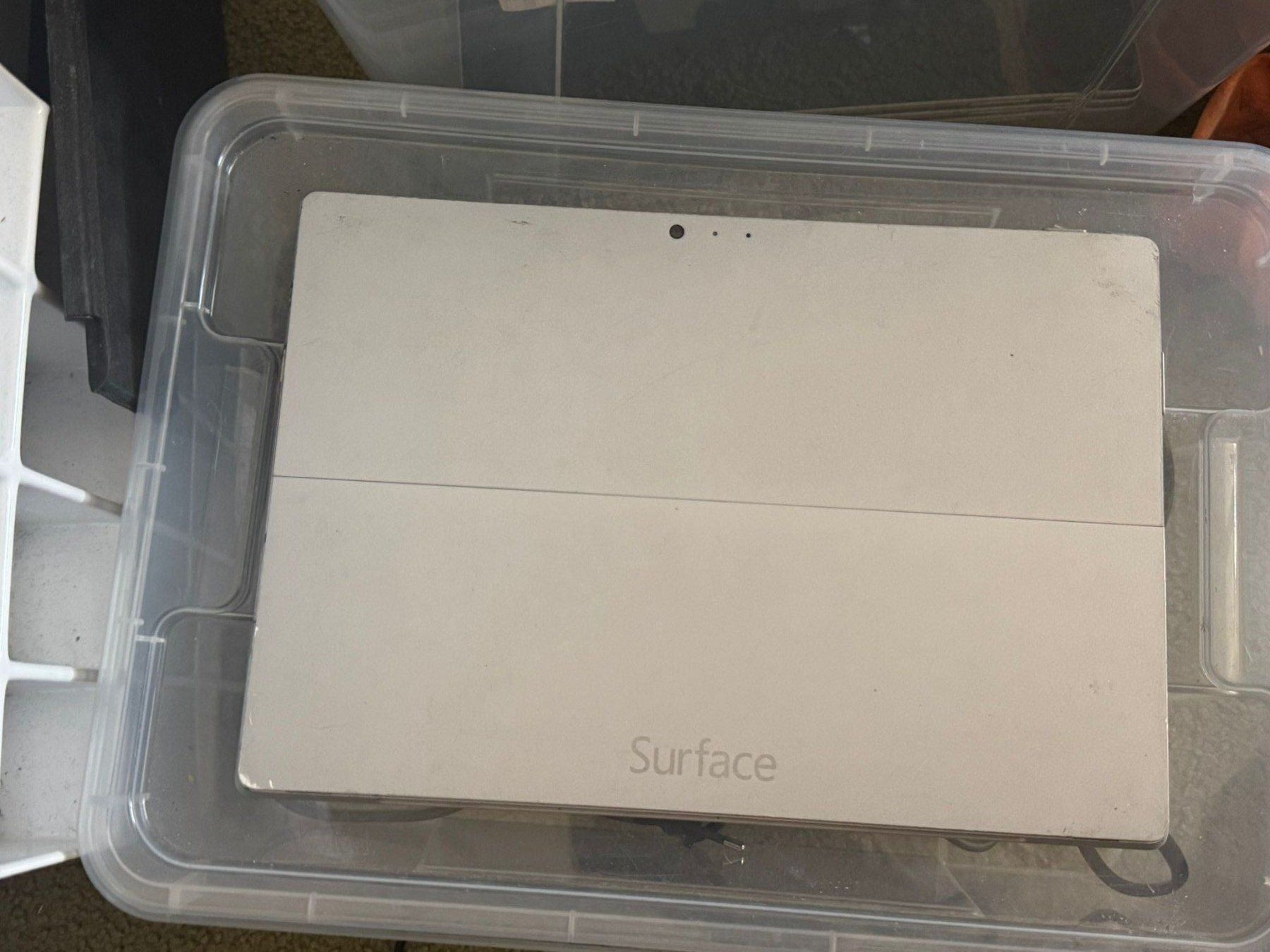 Microsoft Tablet PC:  Surface Pro 3 - 64GB !! Ungeprüft !! – Difettoso da Olten venduto da HoYa01 1