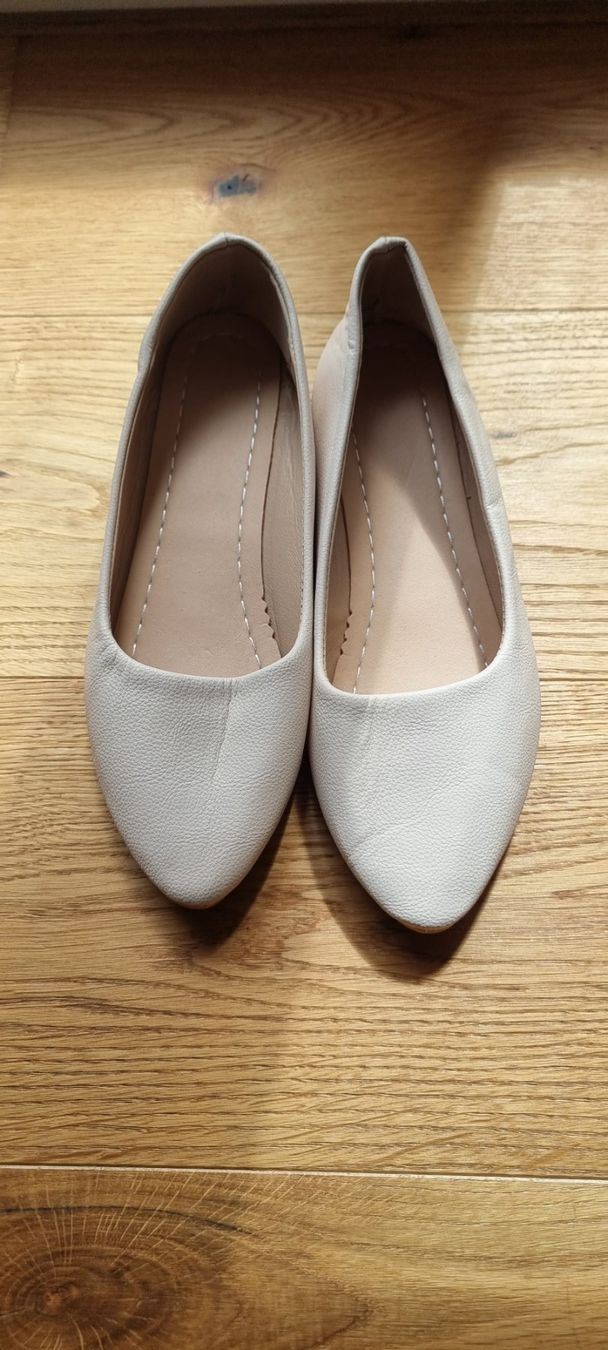 Scarpe da donna: 5er-Set: Damenschuhe Grösse 38-39 – Usato da Lachen SZ venduto da allesweg78 6