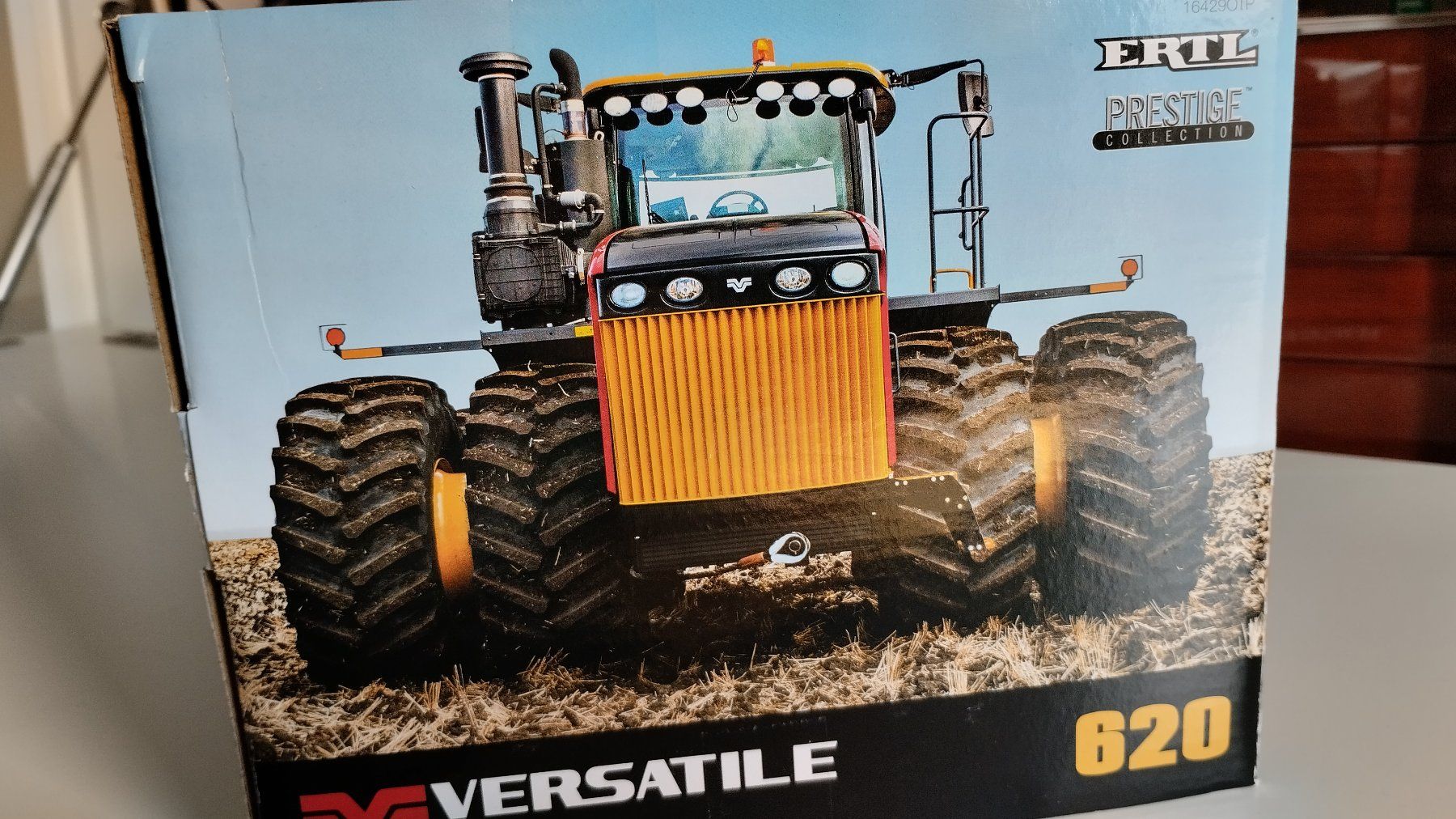 Kit di modellismo & Modellini statici: ERTL VERSATILE 620 / 1:32 / KNICKLENKER-TRAKTOR – Usato da Basel venduto da Bal-Sagoth 3