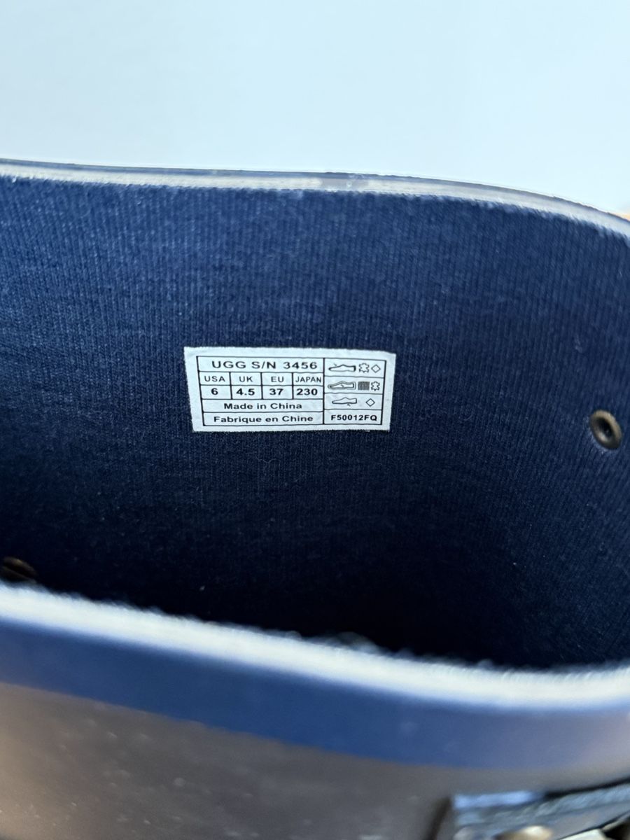 Ugg Scarpe da donna: UGG rain boots, size 37 – Usato da Seon venduto da Avina12 5