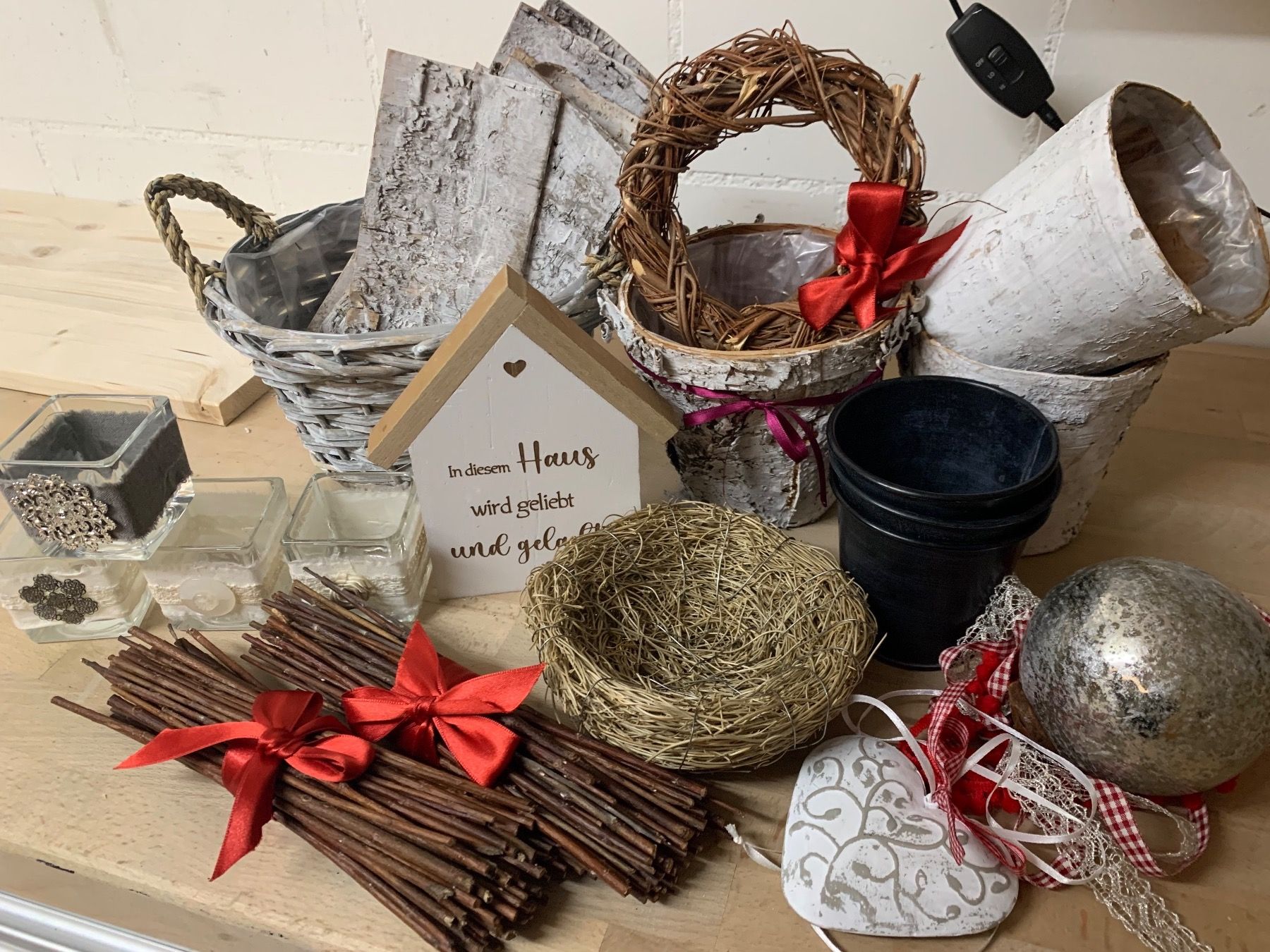 Tutte le decorazioni: Diverse Bastel und Deko Material – Usato da Illnau venduto da PS62
