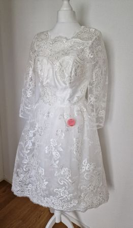 Neues ChiChi London Kleid, Gr. 36 in weiss