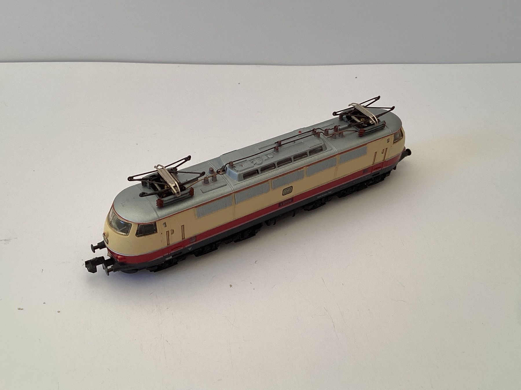Arnold Modellini di ferrovie: Arnold BR E03 004 DB 1:160 BASTELWARE – Usato da Effretikon venduto da simtek_de