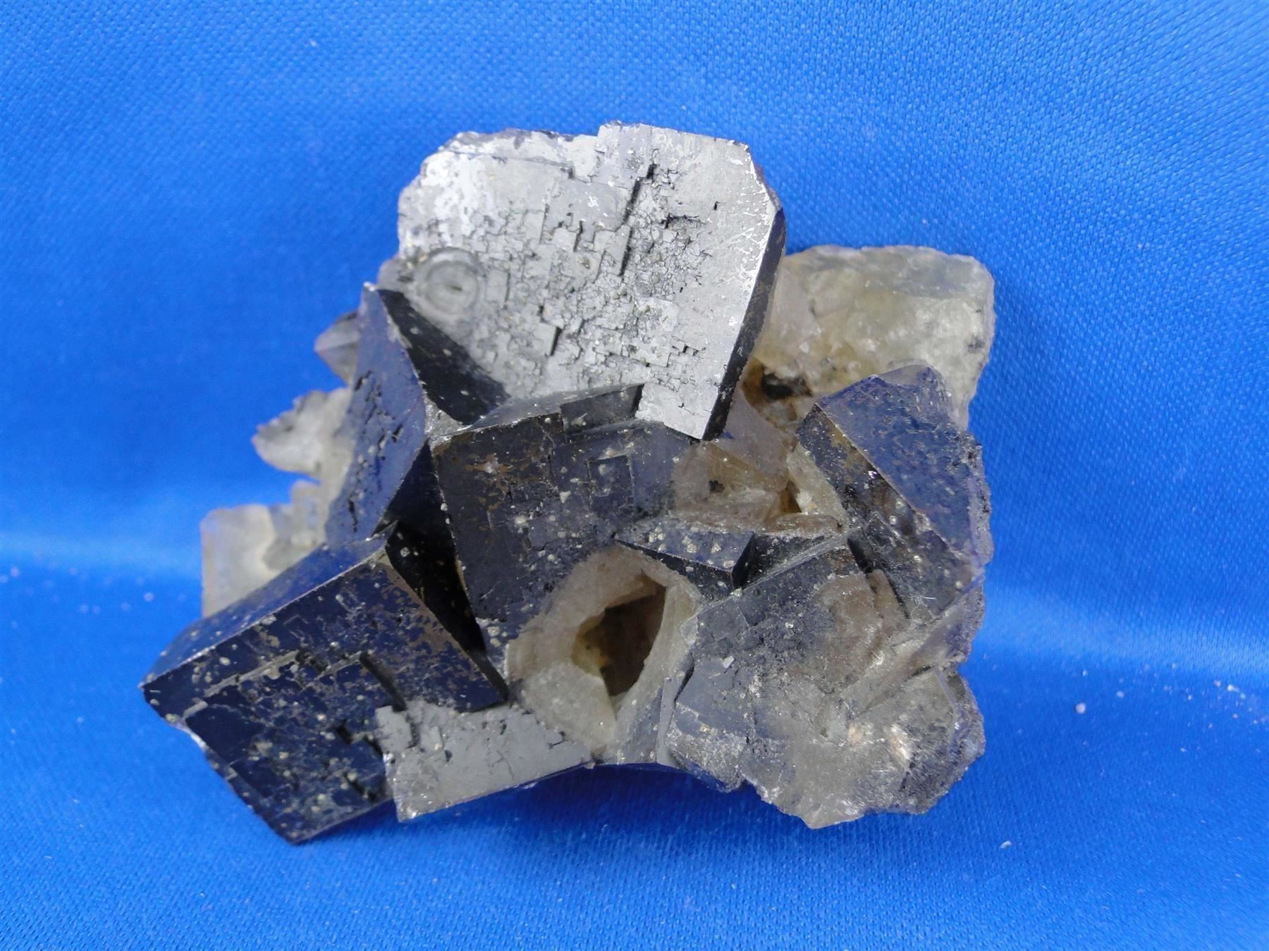 Minerali & Pietre curative: Fluorit – Usato da Schinznach Bad venduto da Demerald 2
