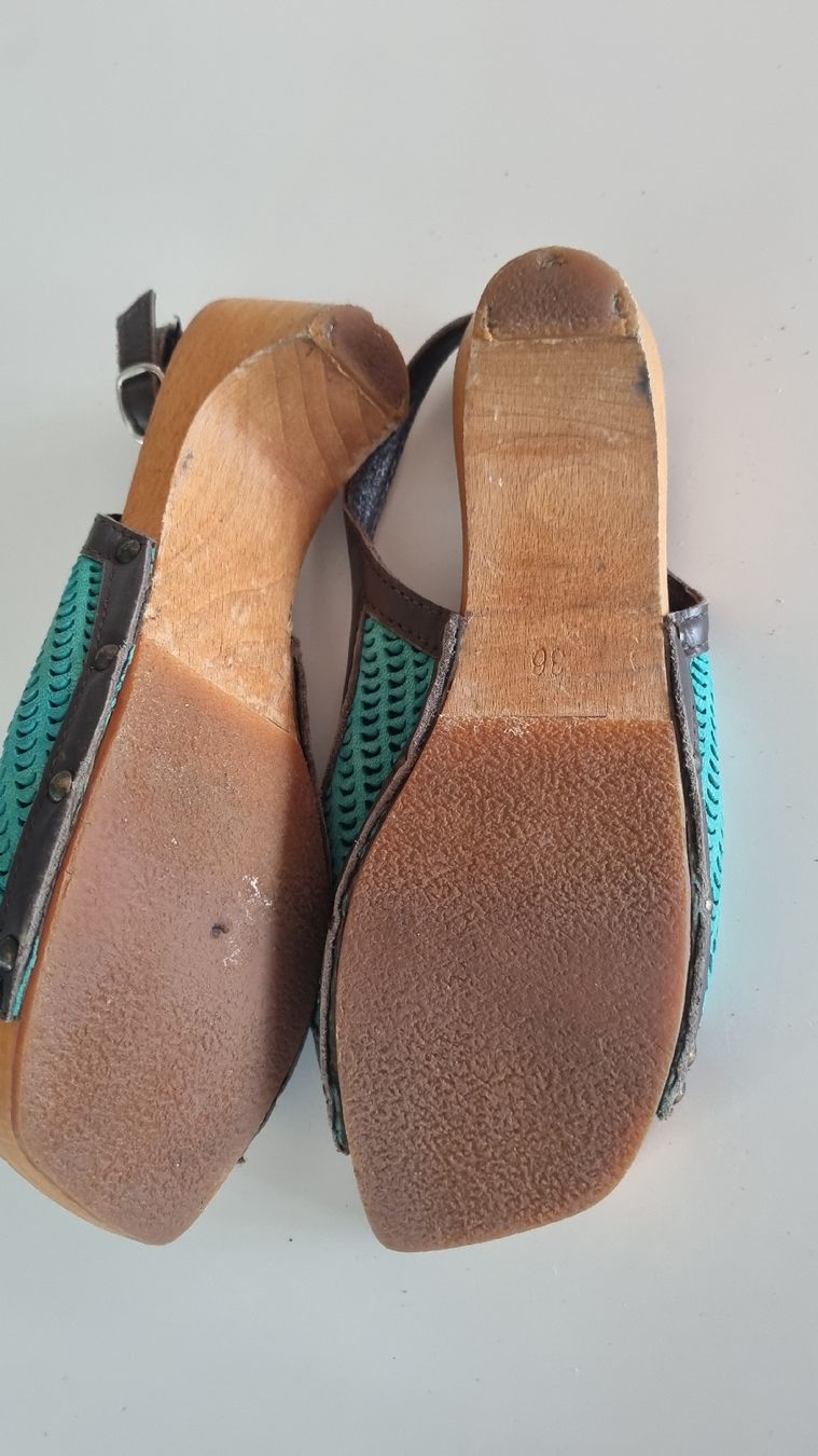 Scarpe da donna: Tokushuu Holzzoggeli Gr 36-37 – Usato da Tägertschi venduto da Fank111 2