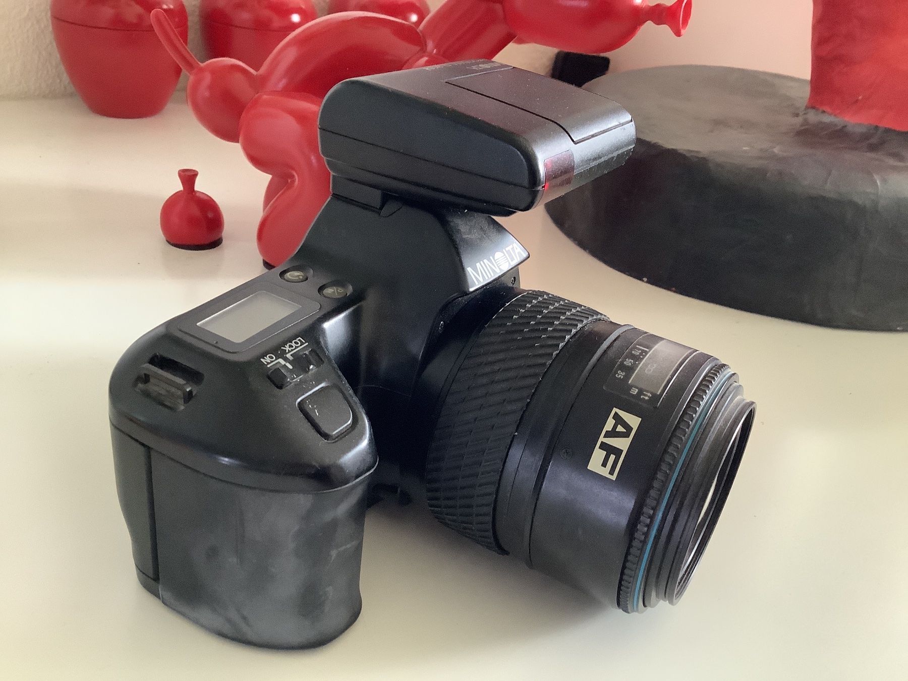 Minolta Fotocamera: Alte Minolta DYNAX 3000i mit Blitz – Usato da Oberengstringen venduto da Pepper6 1