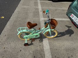 Vélo enfant 14" mint avec roulettes et panier excellent état