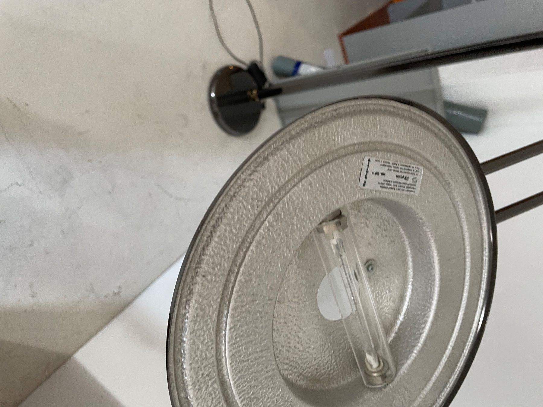 Lampade: Lampadaire arc moderne, design élégant, années 90. – Usato da Pully venduto da Mazette 3