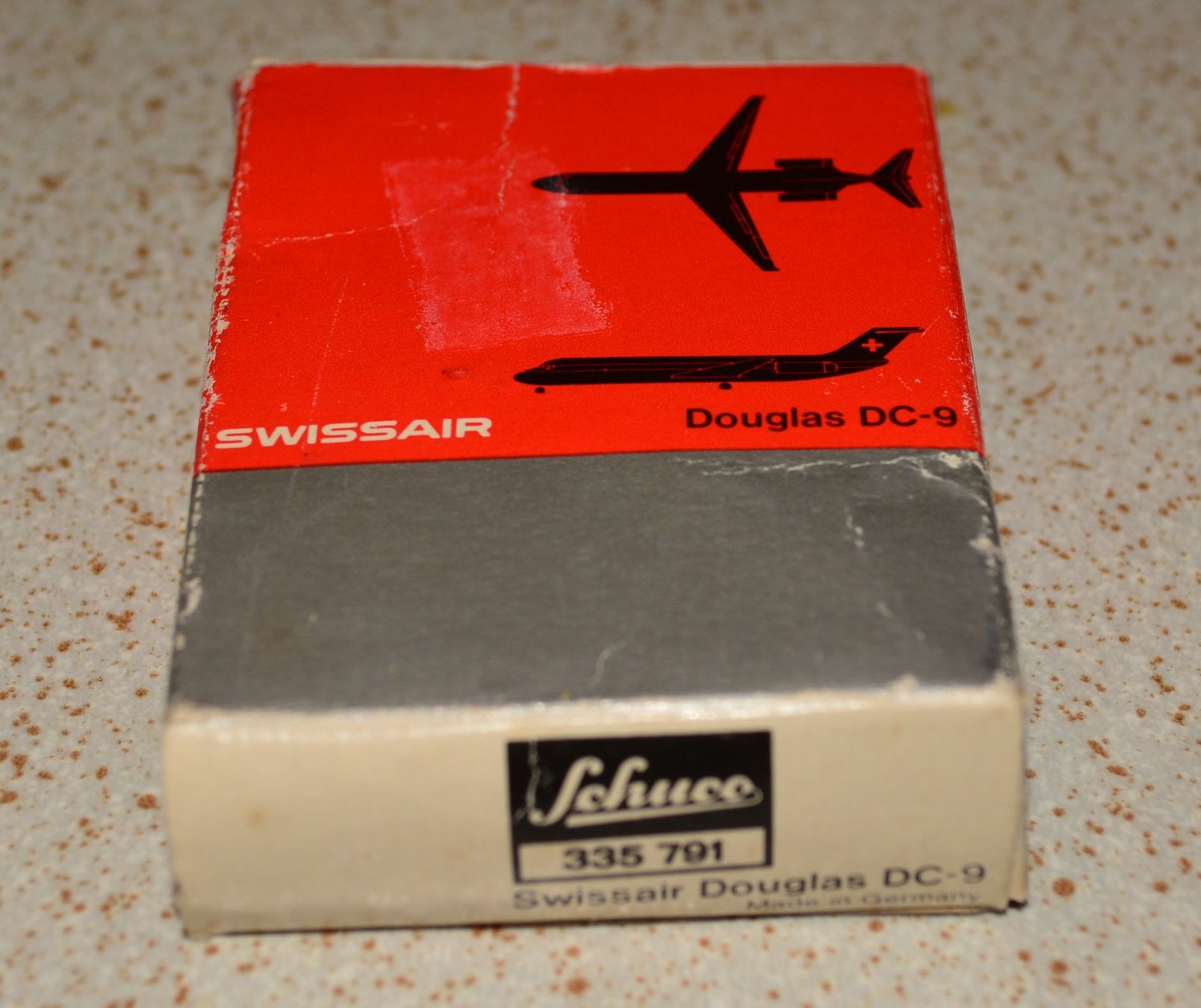Schuco Kit di modellismo & Modellini statici: Schuco DC-9 Swissair – Usato da Basel venduto da Dogana 1