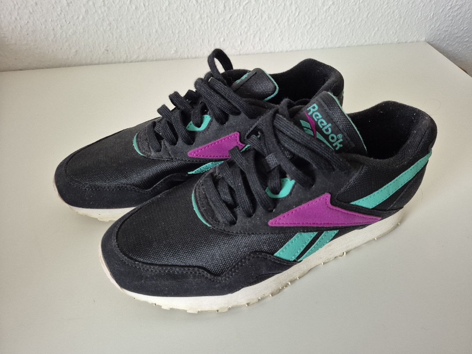 Reebok Chaussures femmes: Reebok Schuhe Grösse 37 – D'occasion à Münsingen par Why88