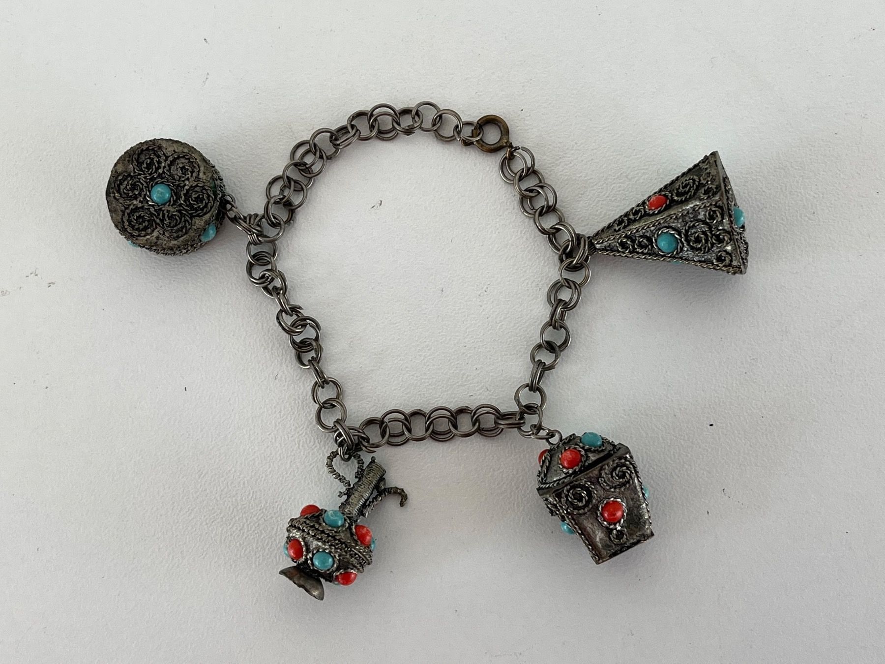 Bracciali & Braccialetti: Tibetisches Armband mit Charms – Usato da Wetzikon ZH venduto da seli03 2