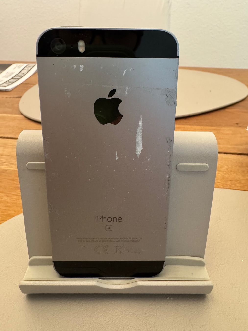 Apple Telefoni cellulari / Smartphones: iPhone SE – Usato da Adliswil venduto da Busys 3