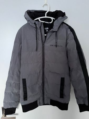Winterjacke mit Kapuze