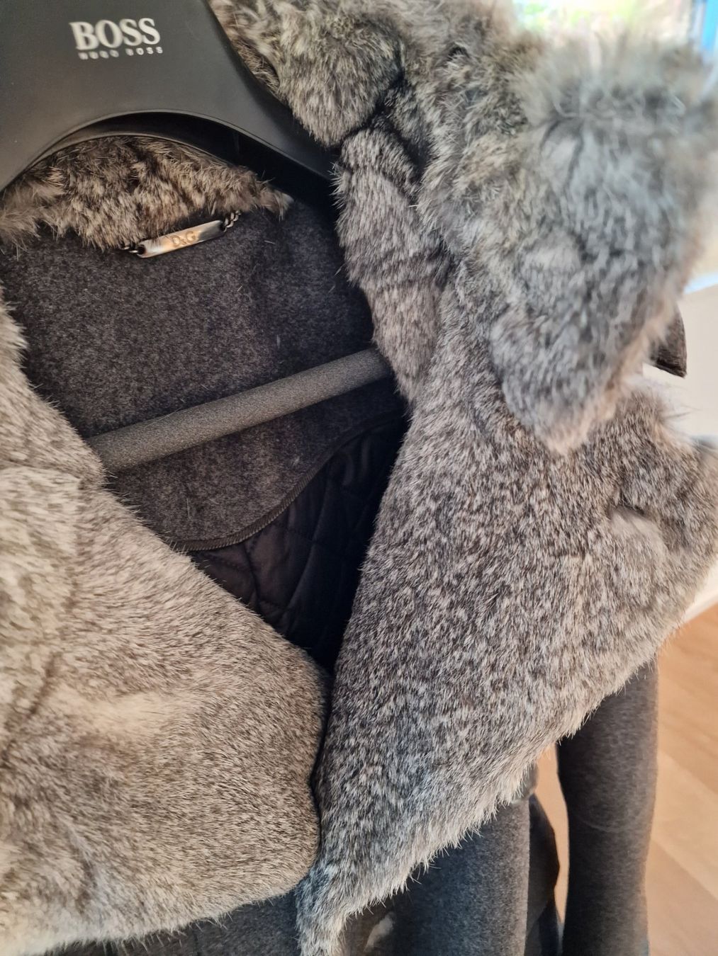 Dolce & Gabbana Jacken: Dolce & Gabanna Jacke mit Pelz – Neu (gemäss Beschreibung) aus Allenwinden von Babo2 2