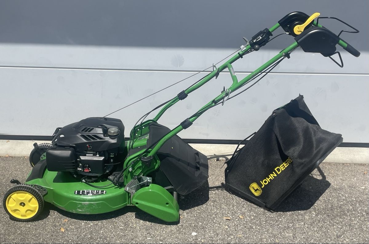 John Deere Tondeuses à gazon: John Deere Profimäher mit Heckwalze – D'occasion à Berg TG par jaccobi 2