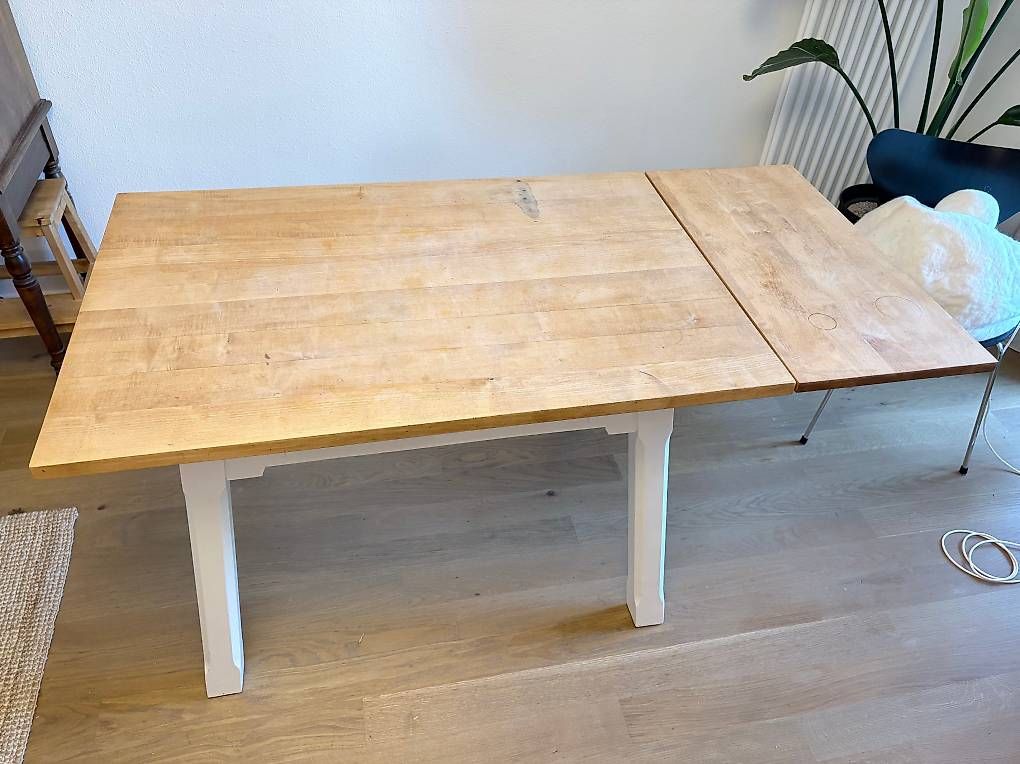 Tavoli: Holztisch massiv – Usato da Basel venduto da lk__gd2k