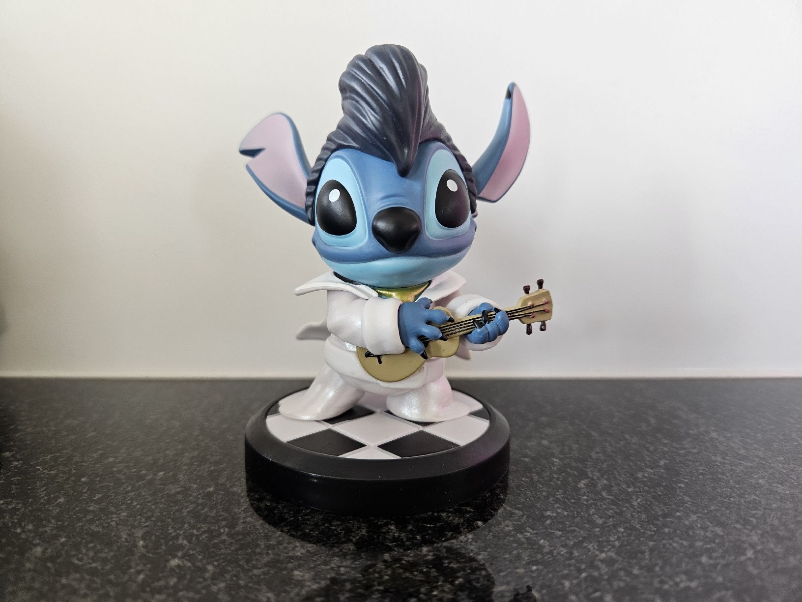 Disney Figurines: Figurine Stitch Elvis – Neuf (Voir description) à Morges par Mlle_Croft_91