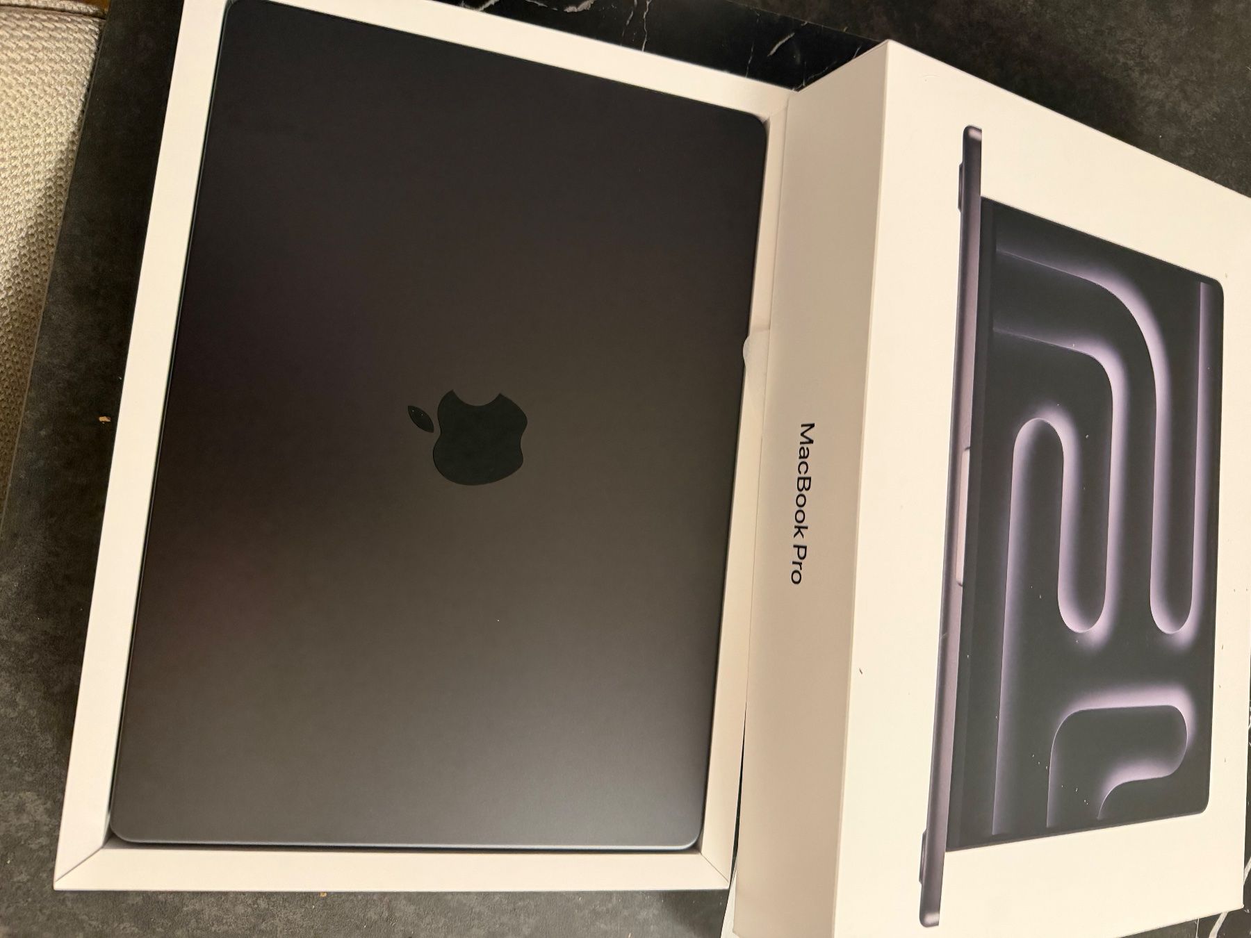 Apple Portables: MacBook Pro m5 - 16Gb 1TB 2026 – D'occasion à Luzern par fab_p7wf 1