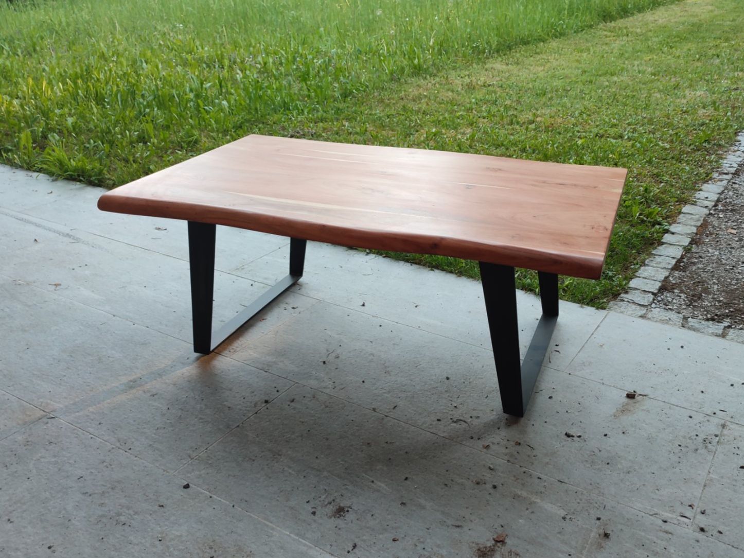 Tavoli: Couchtisch aus Massivholz – Nuovo (secondo la descrizione) da Wila venduto da Feuerkuchen 1
