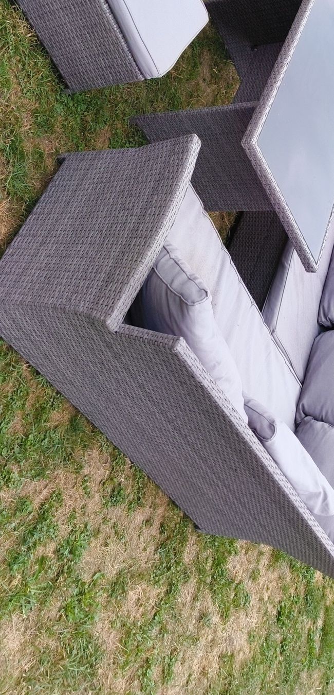 Sofas: Gartensitzgruppe grau mit Glashaube ab 1Fr – Gebraucht aus Kaltbrunn von leo.vogel