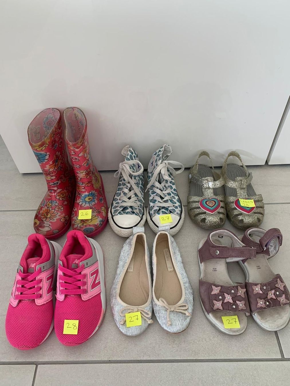 Scarpe per ragazze: MÄDCHEN SCHUHE PAKET / Gr. 26 - 28 – Usato da Pfungen venduto da Druller