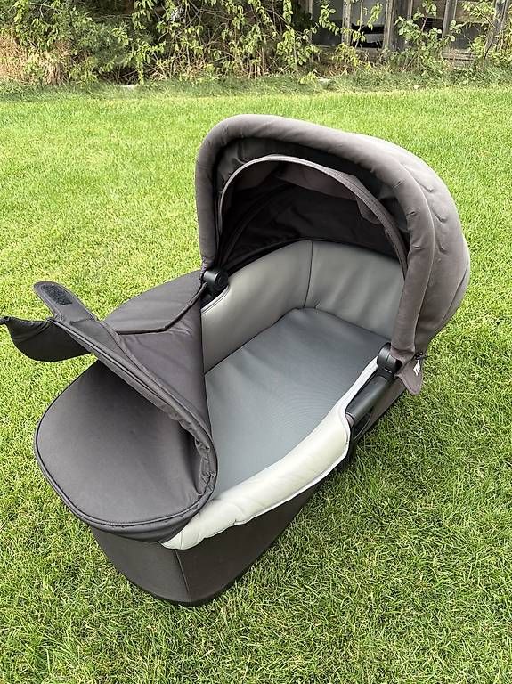 Poussette: Thule Urban Glide 2 inkl. Babyschale – D'occasion à Detligen par lor_gw8v 4