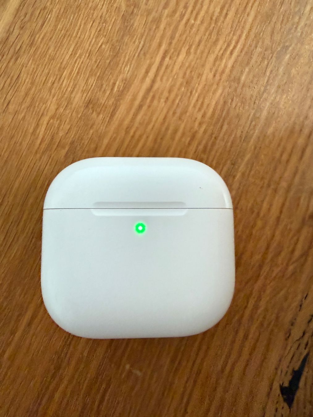 Apple Cuffie: APPLE AirPods 4 Charging Case – Usato da Lausanne venduto da Nine1982 4