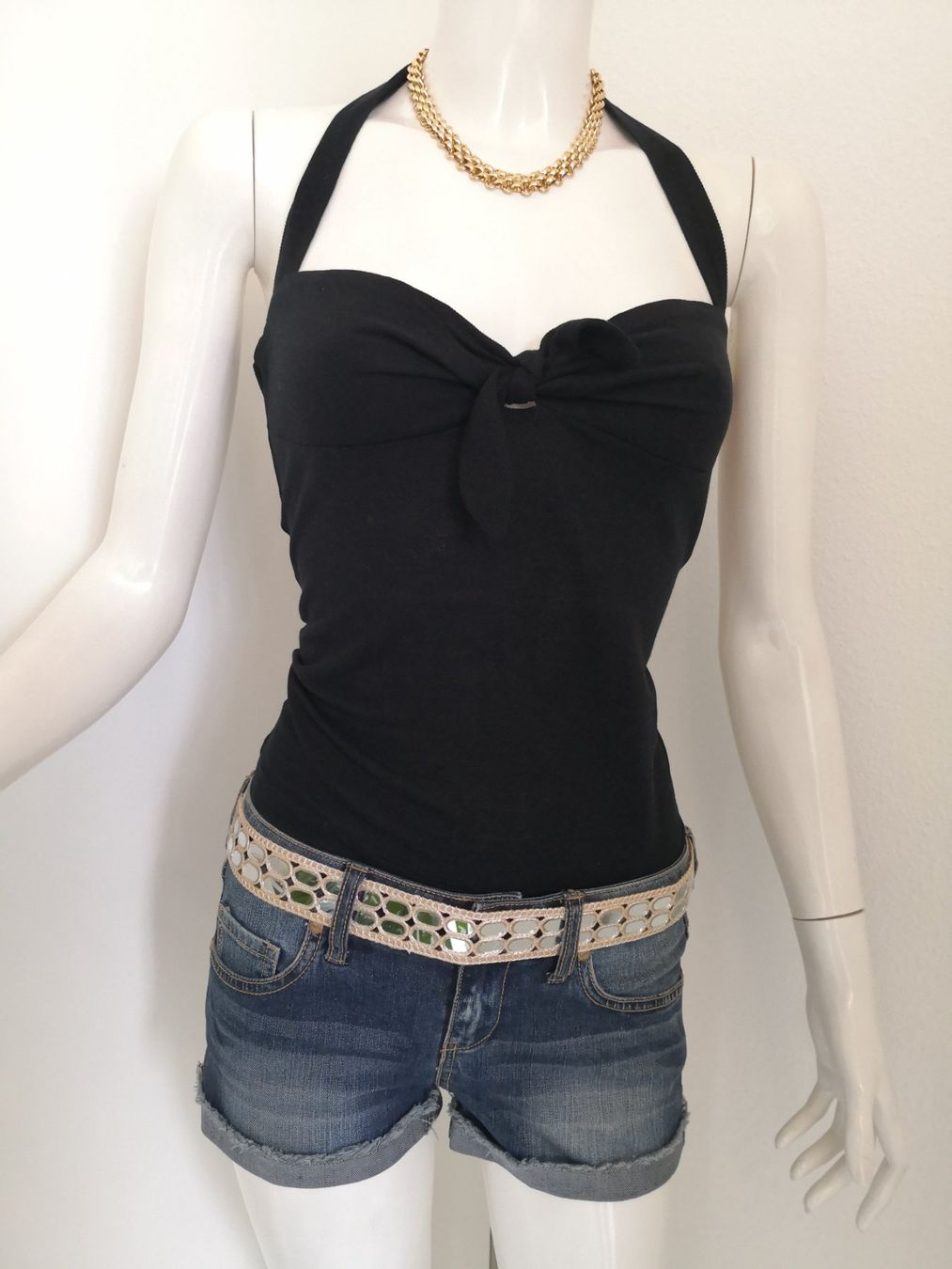 Mango Top: 🤩MANGO TOP SCHWARZ MIT KNOTEN – Usato da Olten venduto da Naja-Twins-Twins 5