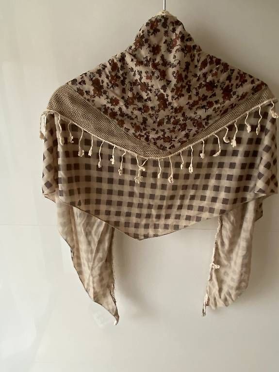 Foulards, Tücher & Schals: Schals, Halstücher, Damen V – Gebraucht aus Zürich von nad_7gzh 3