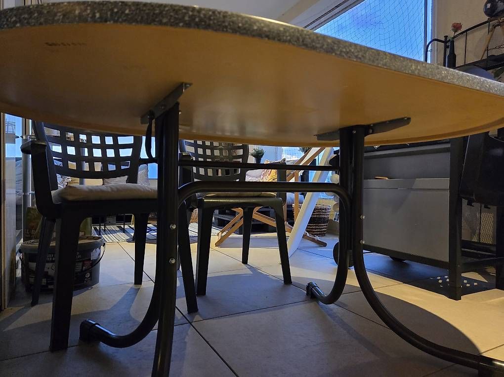 Tavoli: Balkontisch klappbar – Usato da Luzern venduto da adnan.aksoy 1