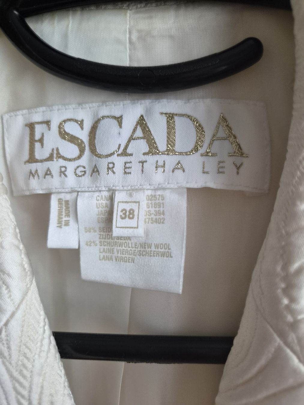 Escada Giacche: Escada schöner Blazer Gr. 38 – Usato da Frenkendorf venduto da Moon111 1