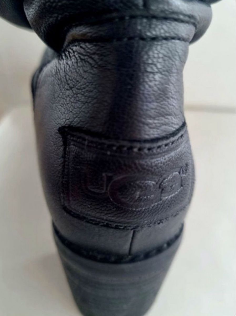 Ugg Scarpe da donna: UGG Stiefel mit Fell 38 – Usato da Winterthur venduto da pry_pv6f 3
