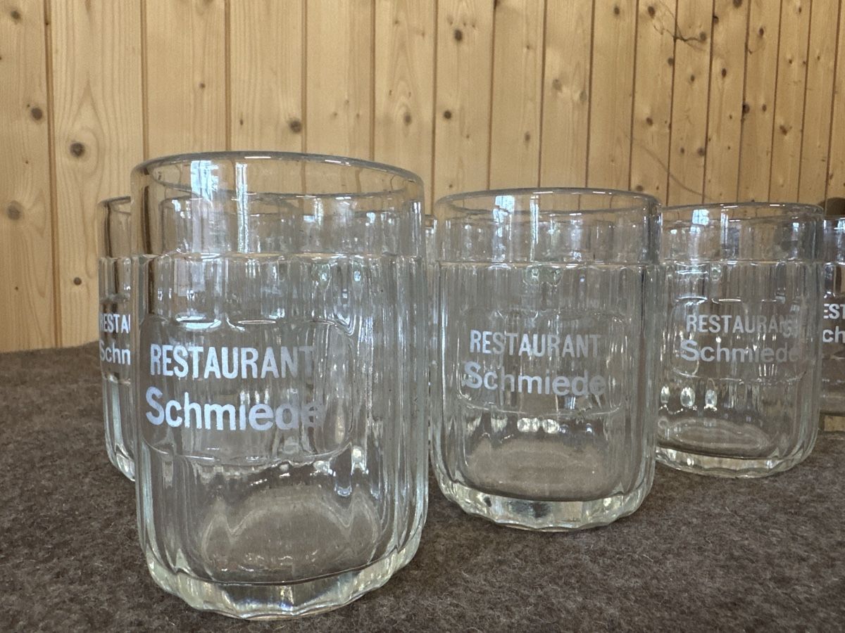 Bicchieri: Alte Biergläser "Restaurant Schmiede" ,17 Stück – Usato da Baar venduto da Hillsboro