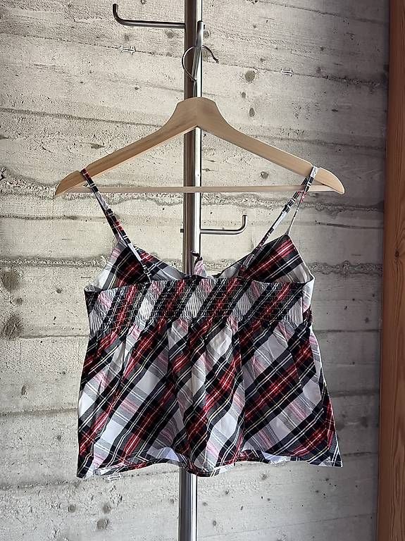 Top: canottiera-top per donne e ragazze – Usato da Gordola venduto da tan_rv2x 1