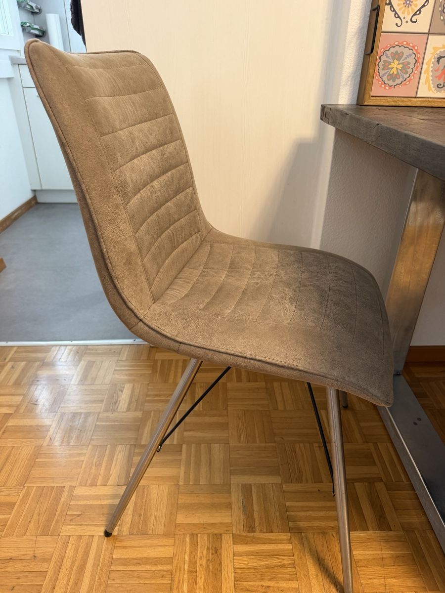 Set de table et chaises: Esstisch inkl. 4 Stühle GRATIS – D'occasion à Spreitenbach par daorsaba 1