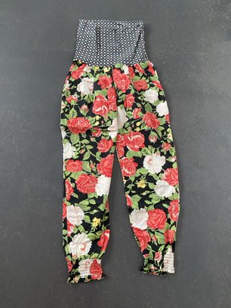 Blutsgeschwister Hose mit Rosen-Print & Rauten-Bund 