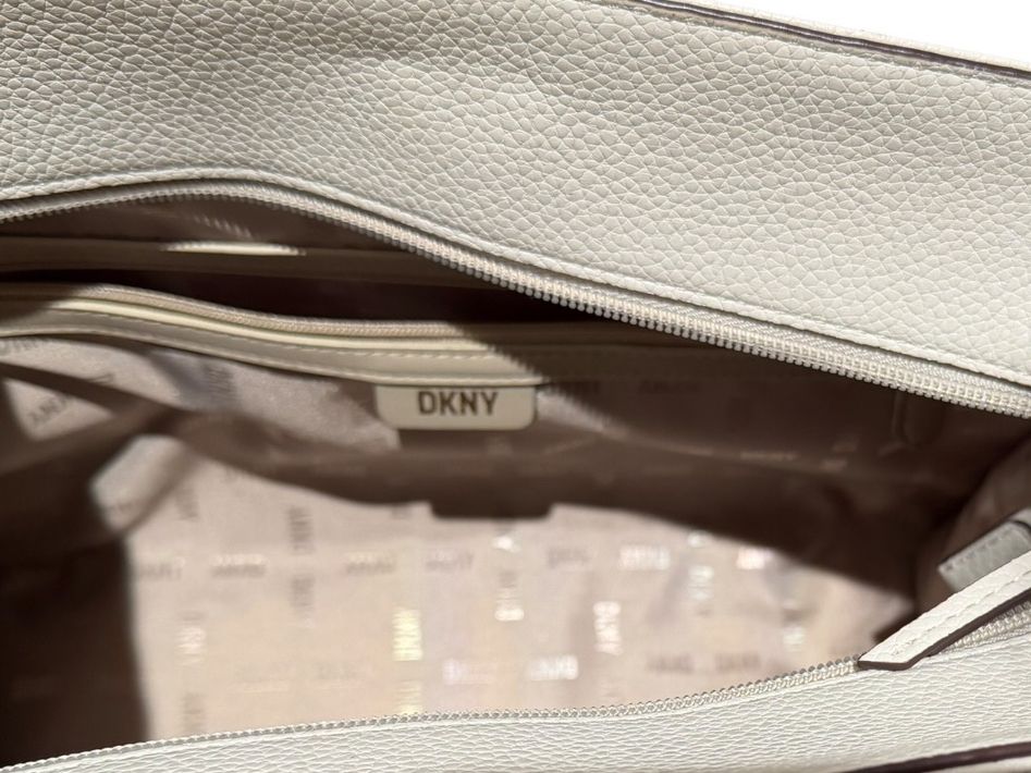 DKNY Borse da donna: DKNY TASCHE SHOPPER MONOGRAM HINGUCKER SCHÖN LEICHT – Usato da LUZERN venduto da modeundlifestyle 6