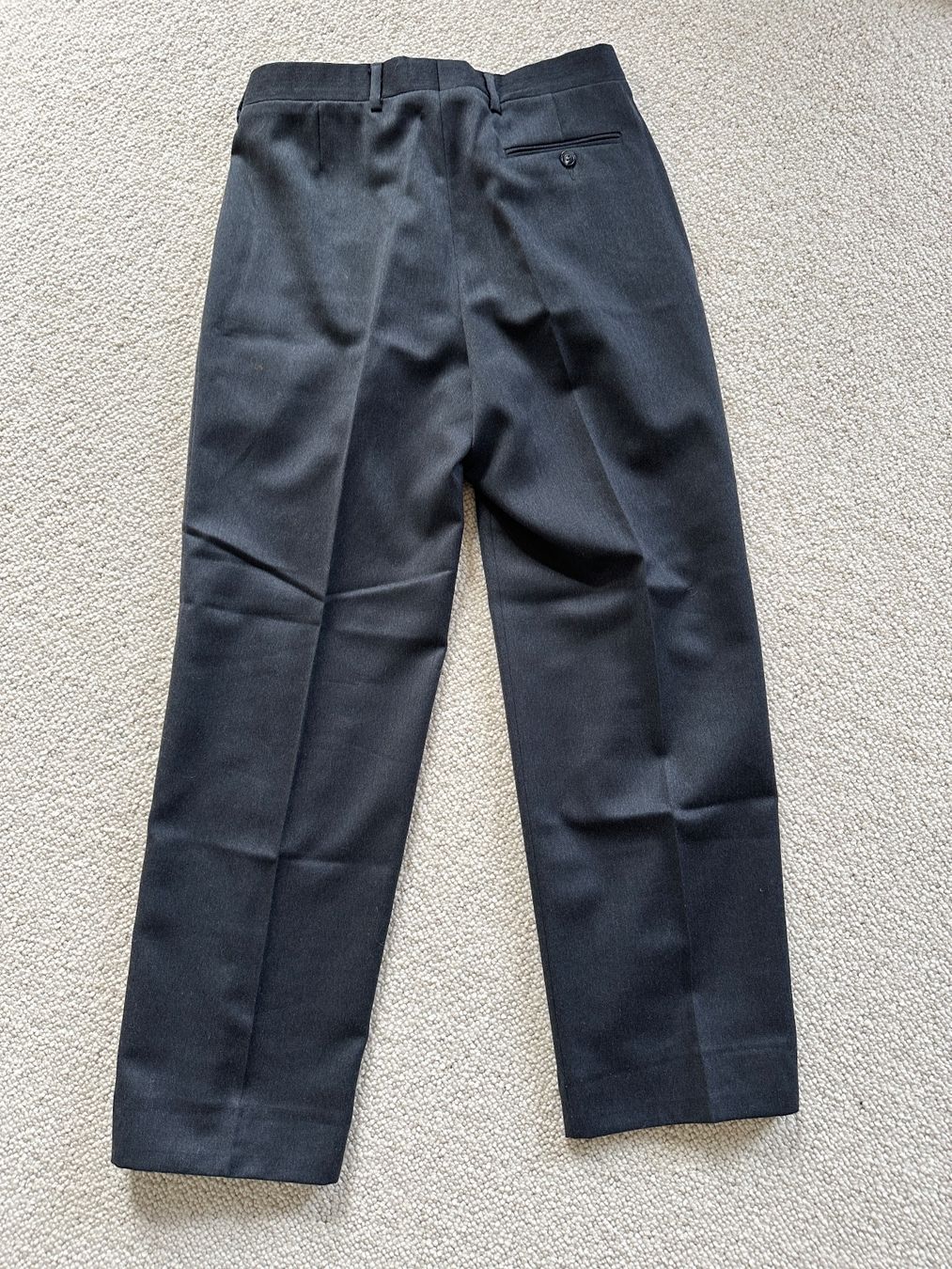 Pantaloni: Klasische graue Businesshose – Usato da Zürich venduto da Koska 2