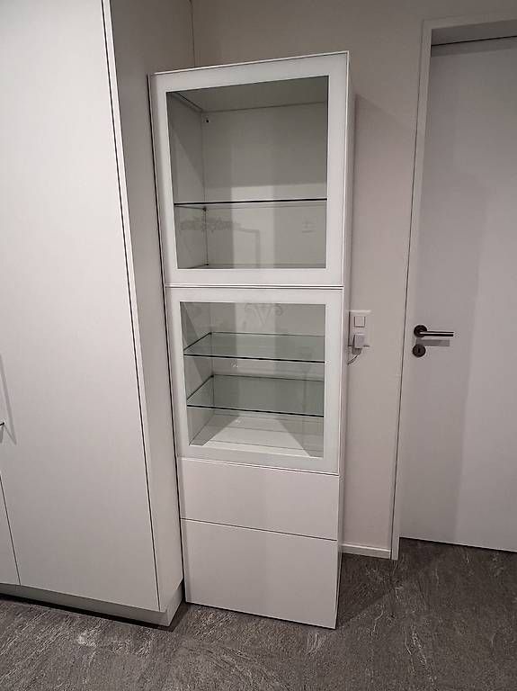 Vitrinen: Ikea Besta Vitrine mit Beleuchtung – Gebraucht aus Wiesendangen von ReneKe01