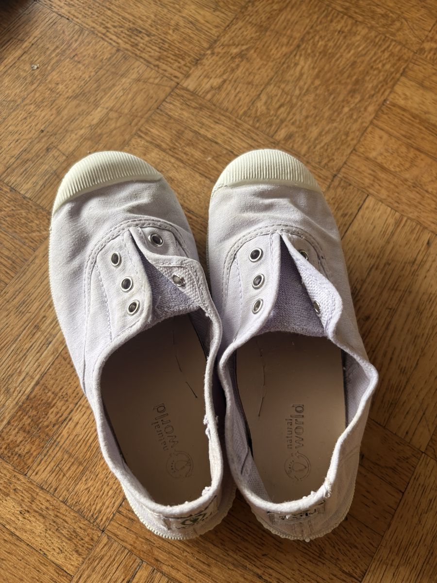 Chaussures hommes: Natural World Trainers Size 31 lilac used – D'occasion à Minusio par ayy_2cl8