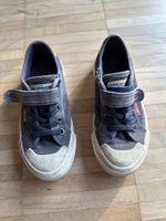 Schuhe 28